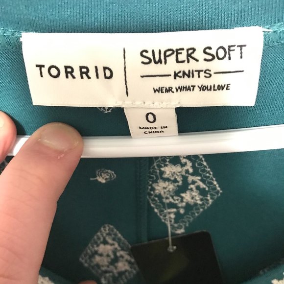 Torrid: New with Tags Embroidered Babydoll Tee - Picture 4 of 15